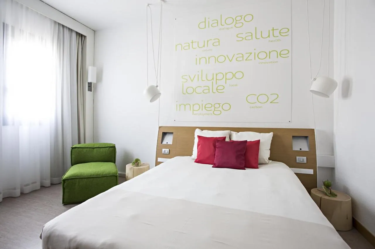**** Hotel Novotel Milano Nord Ca' Granda Italy