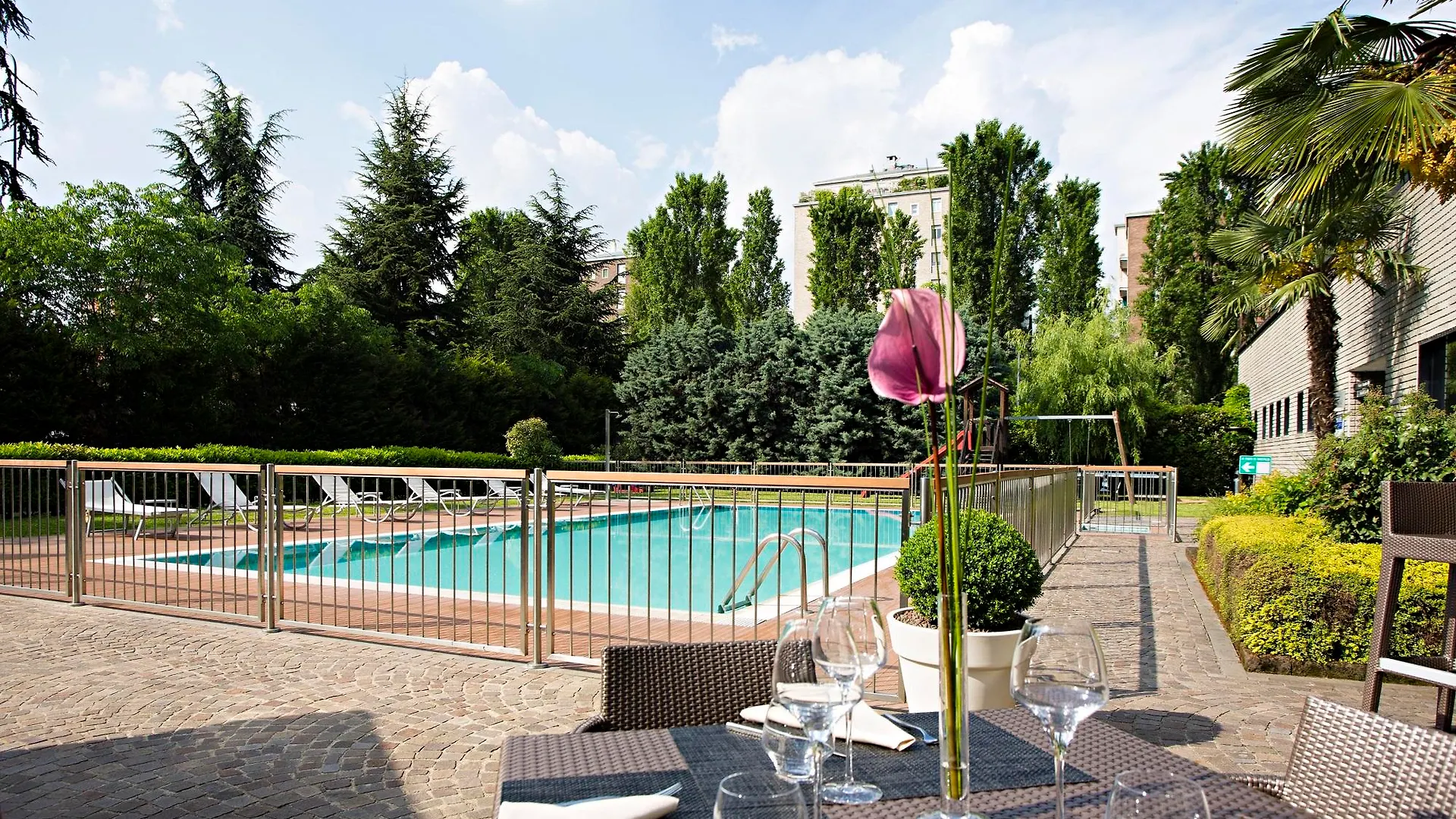 **** Hotel Novotel Milano Nord Ca' Granda Italy